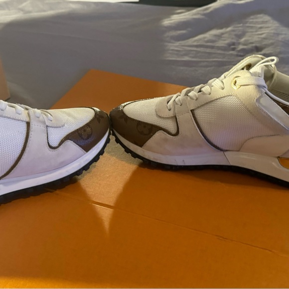 Louis Vuitton Run Away Sneakers 39 - Picture 7 of 8